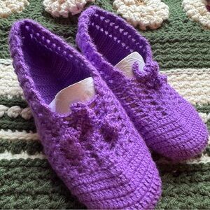 Hand-Knit Slipper Socks in Lavender size medium Lace details
